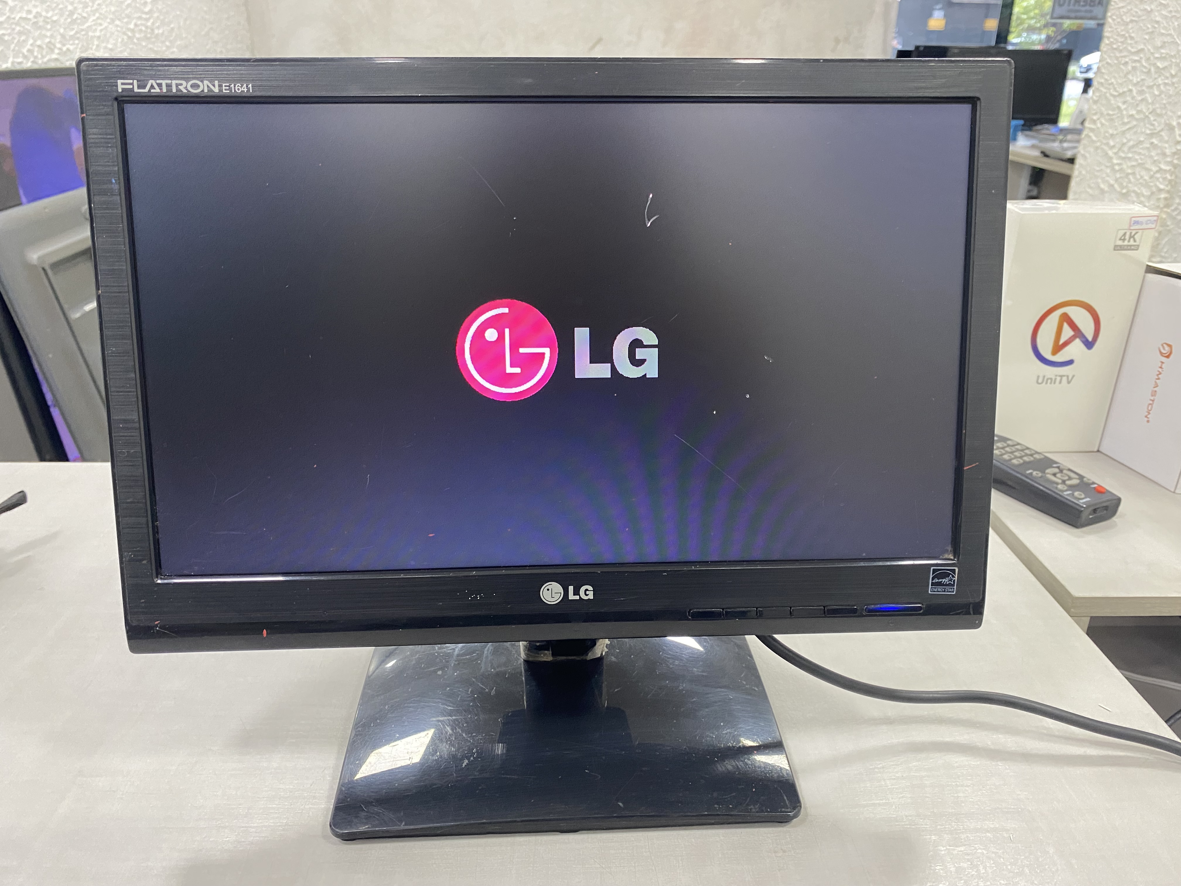 LG E1641SX